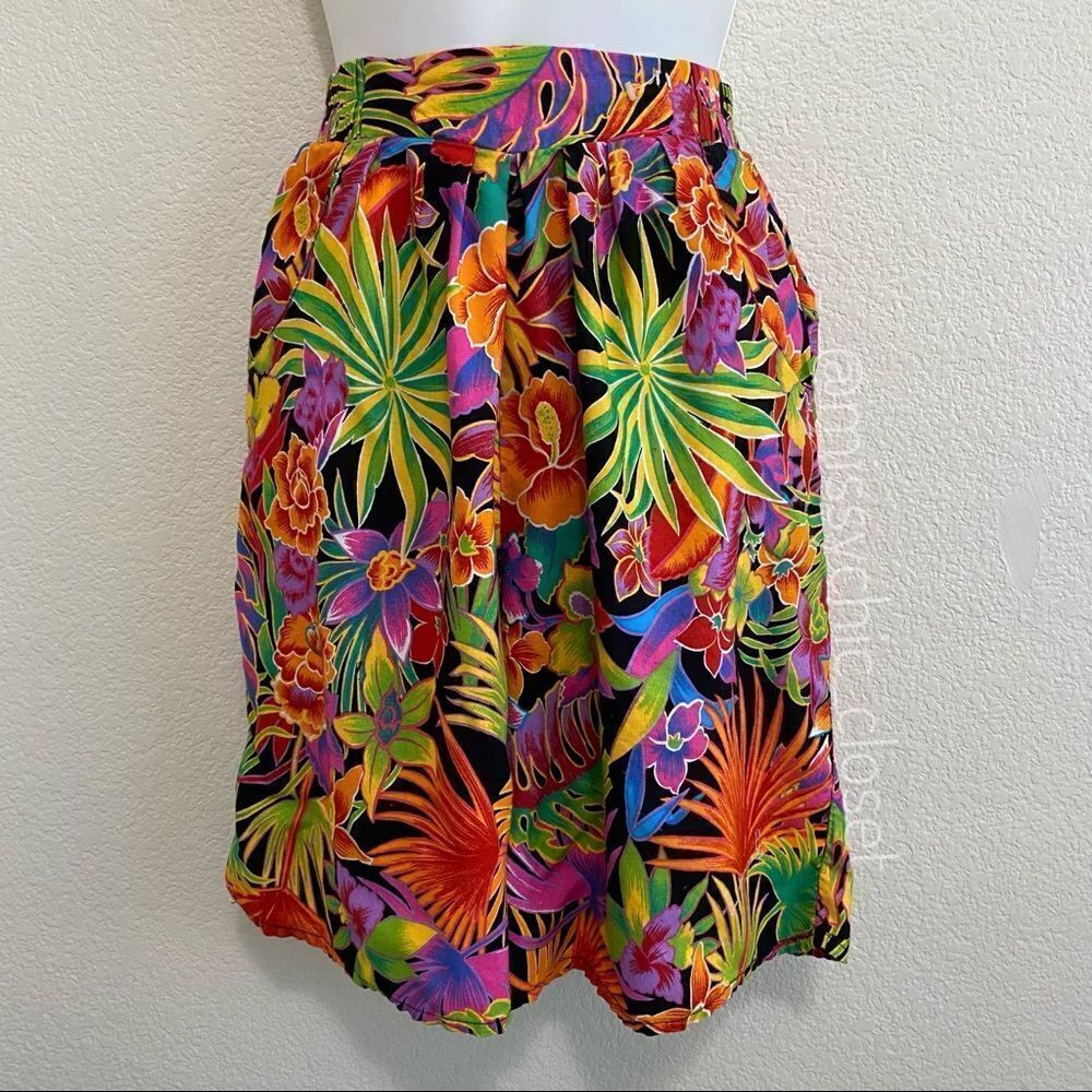 Marilyn Monroe Floral Vintage Wide Leg High-Waisted Shorts, Sz Small